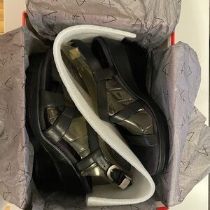 AEROSOLES Black Leather Sandals